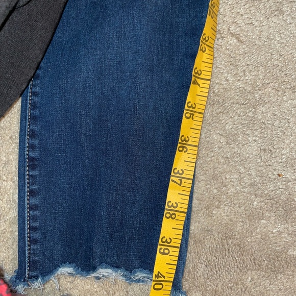 Distressed Maternity Jeggings Ingrid & Isabel Sz12 - Picture 3 of 9